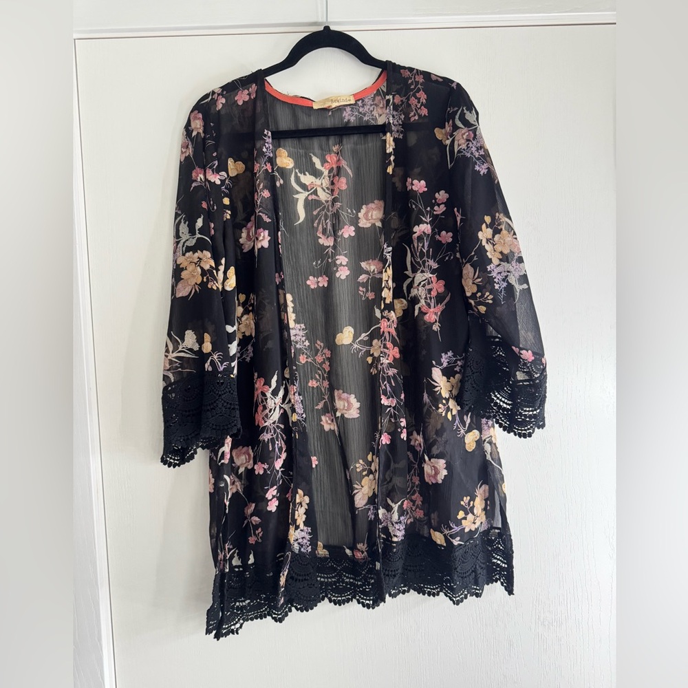 Rewind Black Floral Lace Trim Kimono